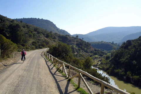 ‘Vias Verdes’: Groene fietsroutes dwars door de natuur in Spanje