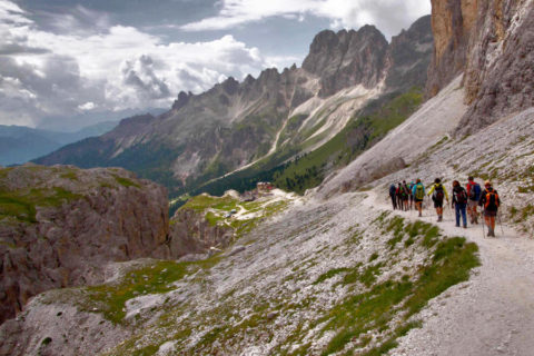 Huttentocht Dolomieten langs beroemd bergmassief Italië